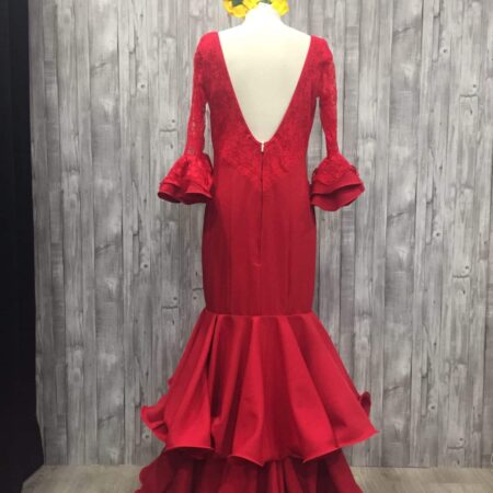 Traje de flamenca con encaje en mangas - Imagen 2