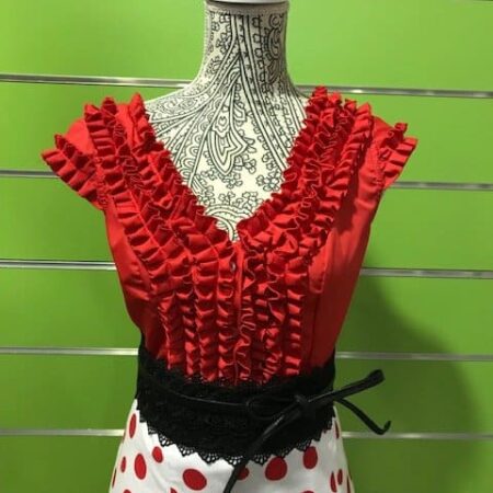 Camisa flamenca roja sin manga con bonito detalle de garrucha en su pecho espalda redonda y escote en pico y mangas ranglán