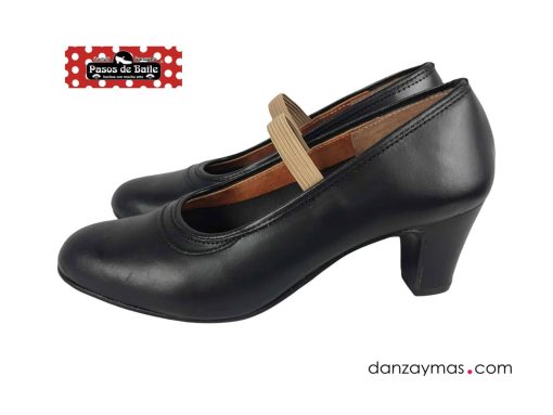 Zapatos de flamenca con clavos 24