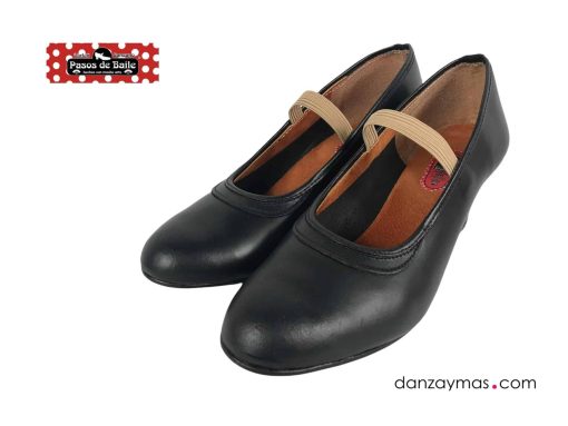 Zapatos de flamenca con clavos 24