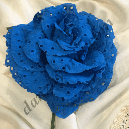 Flor flamenca en tela perforada con muy bonitos colores y original para que luzcas en tus fiestas rociera