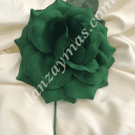 Flor flamenca mediana para el pelo fabricada en tela con dos hojas decorando y tallo para poder ponertela con horquillas.