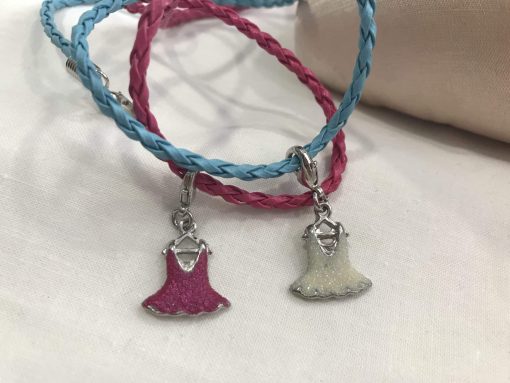 Colgante de cordón trenzado y vestido tutú.