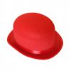 Sombrero de bombin en rojo con cinta de raso.