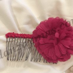 Peinecillo flamenco con flor.