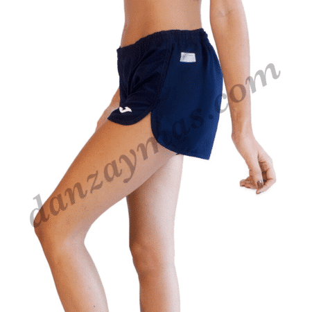 Pantalón short de mujer Joma confeccionado en tejido poliéster es de fácil secado muy ligero y transpirable para hacer cualquier actividad deportiva.
