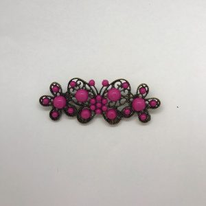 Broche flamenco mariposa fabricado en oro viejo y medias perlas de colores para combinar con tus accesorios de flamenca