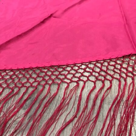 Pico huertana para bebe fucsia con flecos confeccionado a mano