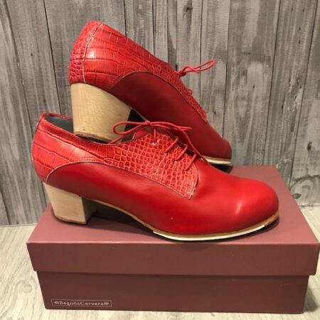 Preciosos botos Begoña Cervera en color rojo combinado en dos tipos de piel, para volverse loco!!!