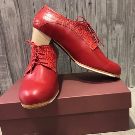 Preciosos botos Begoña Cervera en color rojo combinado en dos tipos de piel, para volverse loco!!!