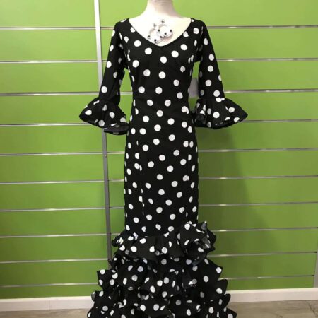 Traje flamenca negro lunares blancos tamaño euro de la talla 48 con seis volantes en su falda y manga al codo