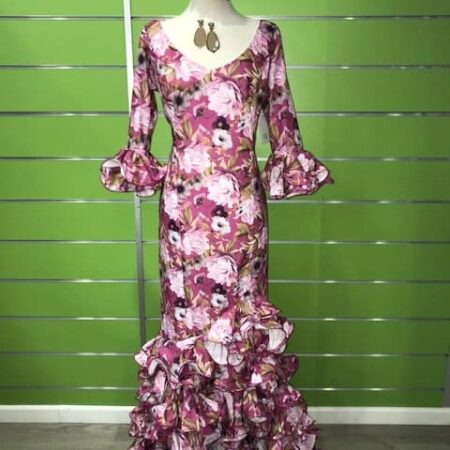Traje flamenco flores de la talla 46 con un estampado precioso que no podrás dejar de mirar