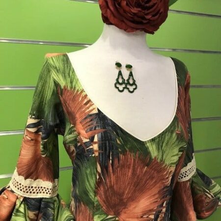 Traje de flamenca hojas talla 42 en tonos verdes y marrones con puntillas de bolillo
