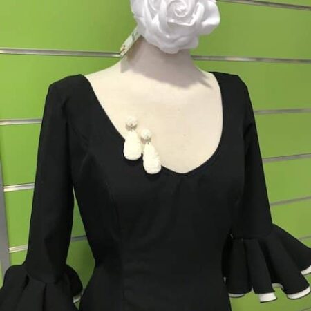 Traje de flamenca negro combinado de la talla 44 confeccionado en strech