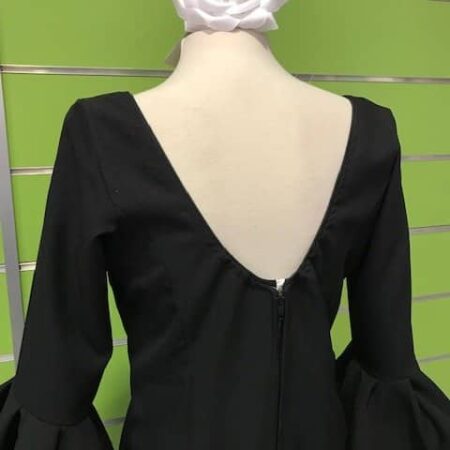 Traje de flamenca negro combinado de la talla 44 confeccionado en strech