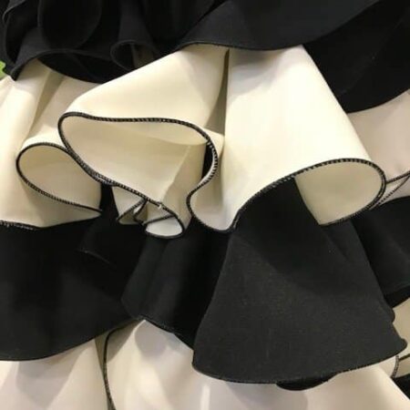 Traje de flamenca negro combinado de la talla 44 confeccionado en strech