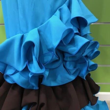 Traje de flamenca turquesa talla 46 con volantes combinados en marrón chocolate