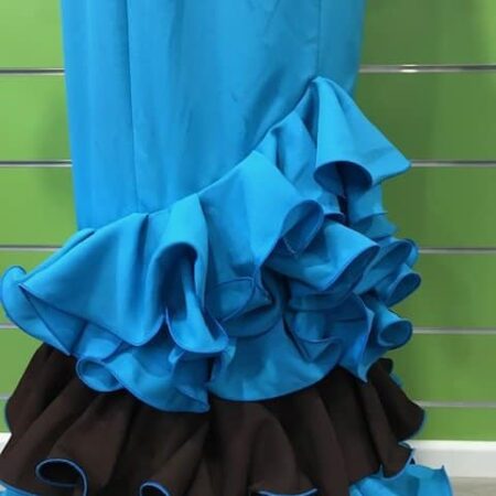 Traje de flamenca turquesa talla 46 con volantes combinados en marrón chocolate