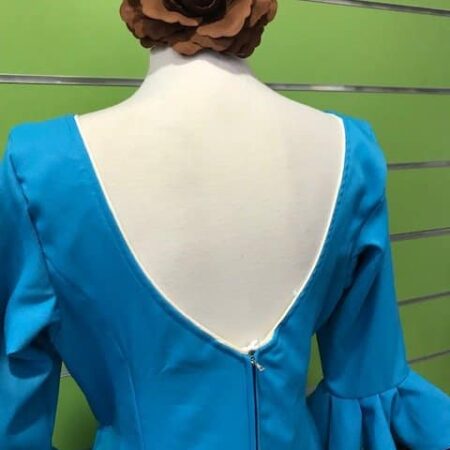 Traje de flamenca turquesa talla 46 con volantes combinados en marrón chocolate