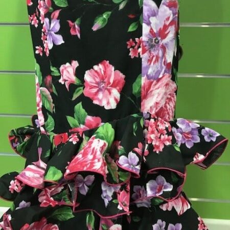 Traje flamenco talla 40 negro con preciosas y llamativas flores en malva y fucsia, un modelo de vestido clásico pero con estampados que enamoran!!!