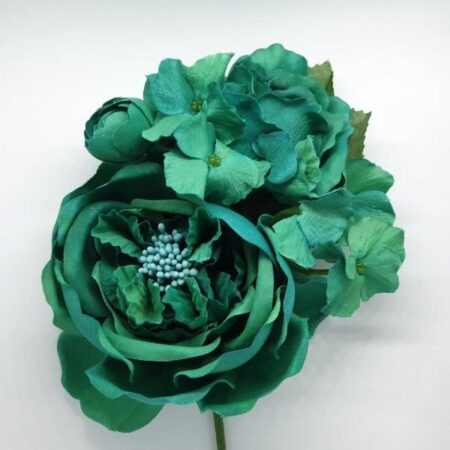 Ramillete de flores para flamenca de un mismo color para combinarlo con tus trajes de flamenca con los pendientes de flamenca o peinetas