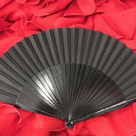 Abanico flamenco de madera grande y tela con dimensiones mas grandes de lo habitual con 27cm pintado a dos caras para cualquier evento.