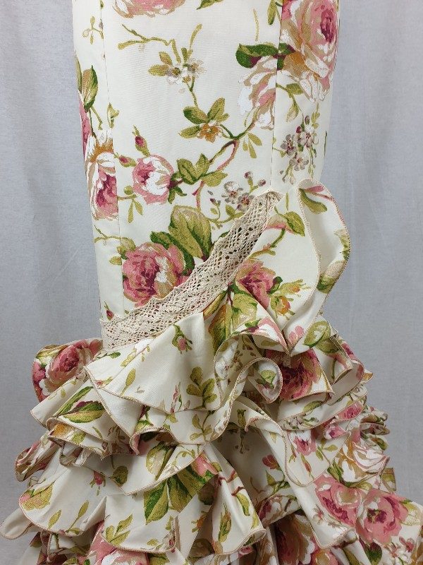 Vestido flamenca Candela talla 40 beige con flores rosas y verdes