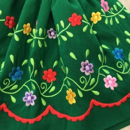 Refajo niña verde bordado en colores