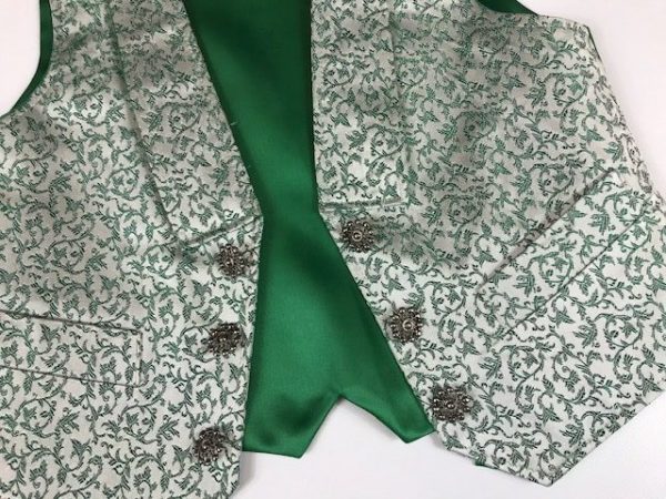Chaleco de huertano verde y blanco con brocado floreado