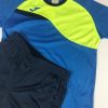 Conjunto deportivo niño azul compuesto por camiseta y pantalon corto