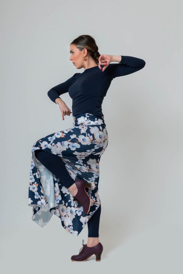 Falda larga con aberturas para ensayo flamenco