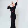 Falda negra con flores flamenco