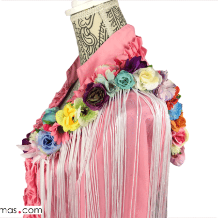 Hombrera flamenca alargada con flores