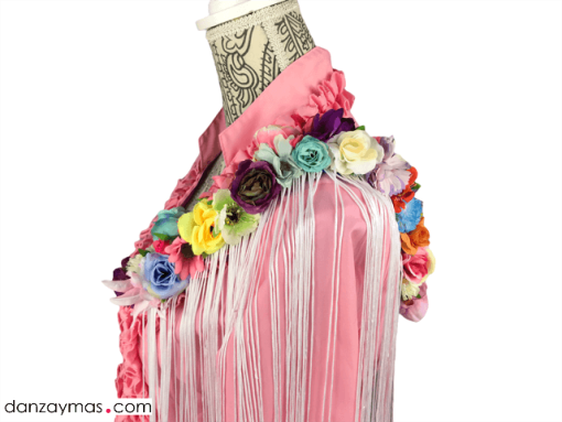 Hombrera flamenca alargada con flores