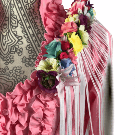 Hombrera flamenca alargada con flores