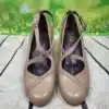 Zapatos de flamenca beige profesionales
