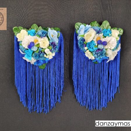 Hombreras flamencas con flores azules