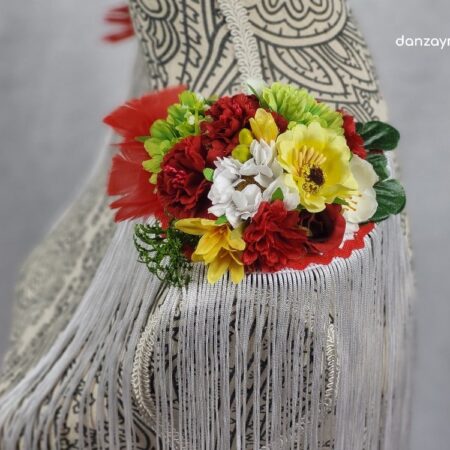 Hombreras flamencas con fleco y pluma