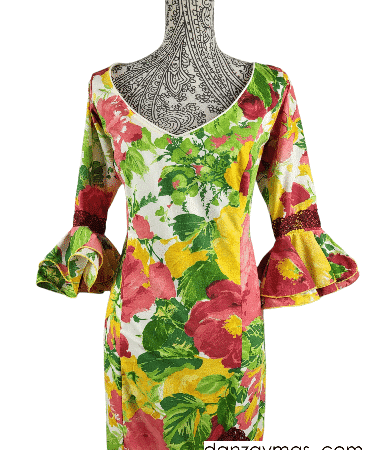 Traje flamenco flores llamativas