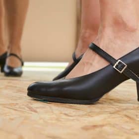 pasos para elegir el zapato profesional de baile perfecto