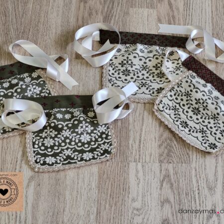 Delantal bebe bordado traje regional
