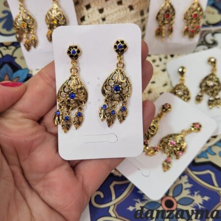 Pendientes dorados para el traje regional