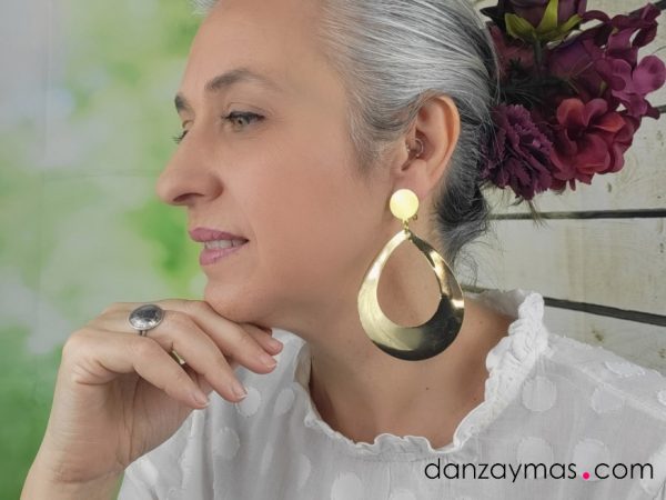 Pendientes dorados para feria