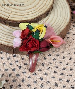 Flores traje regional niña