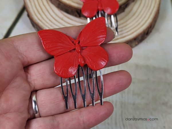 Peinecillo flamenco mariposa roja