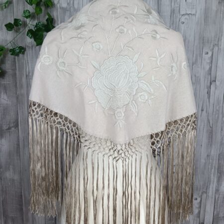 Mantoncillo de flamenca gris