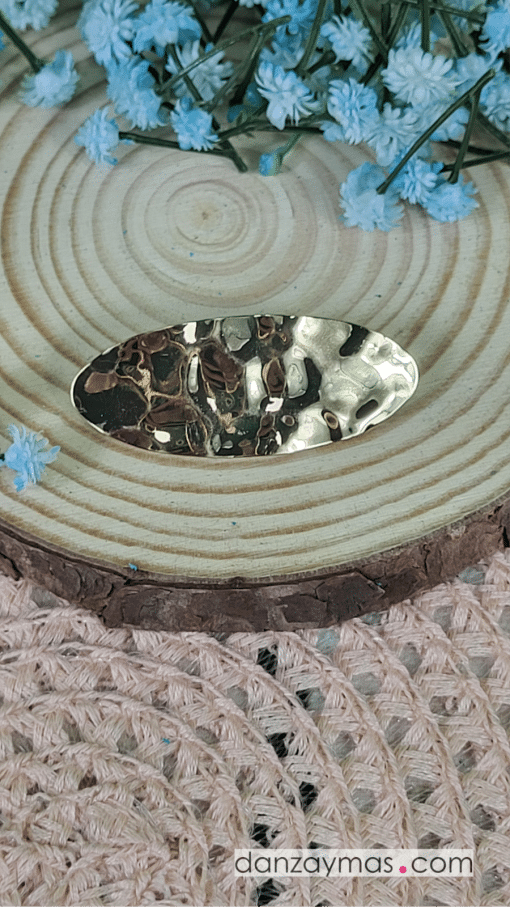 Broche dorado pequeño