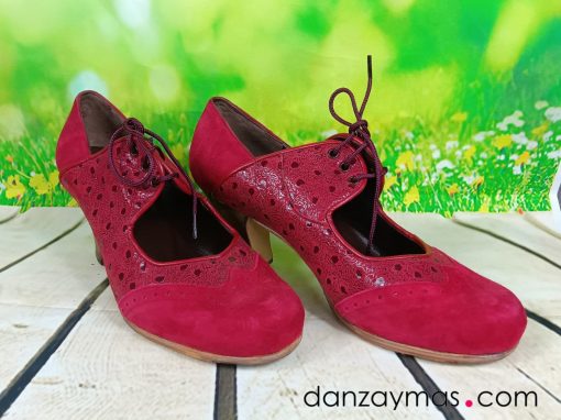 Zapatos de flamenca con cordón