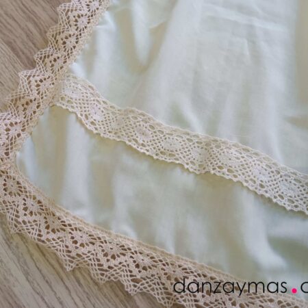 Delantal regional niña beige