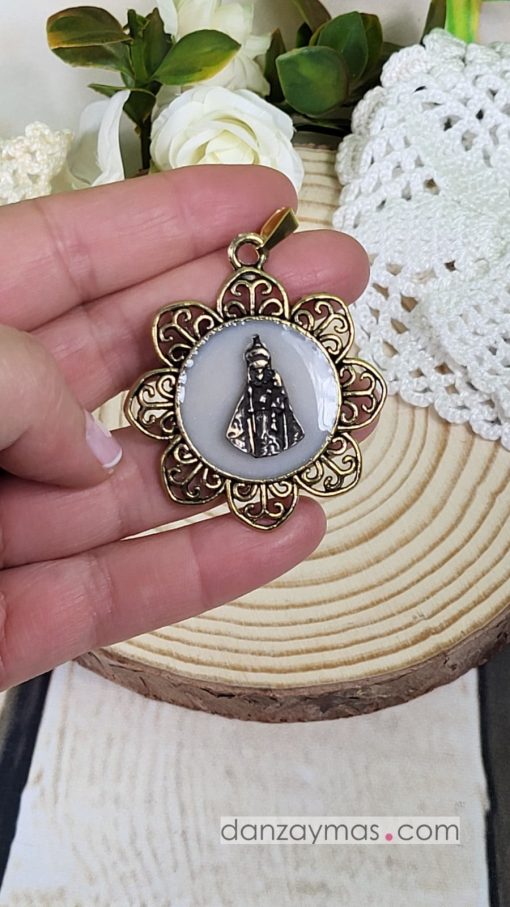 Colgante Virgen calado grande